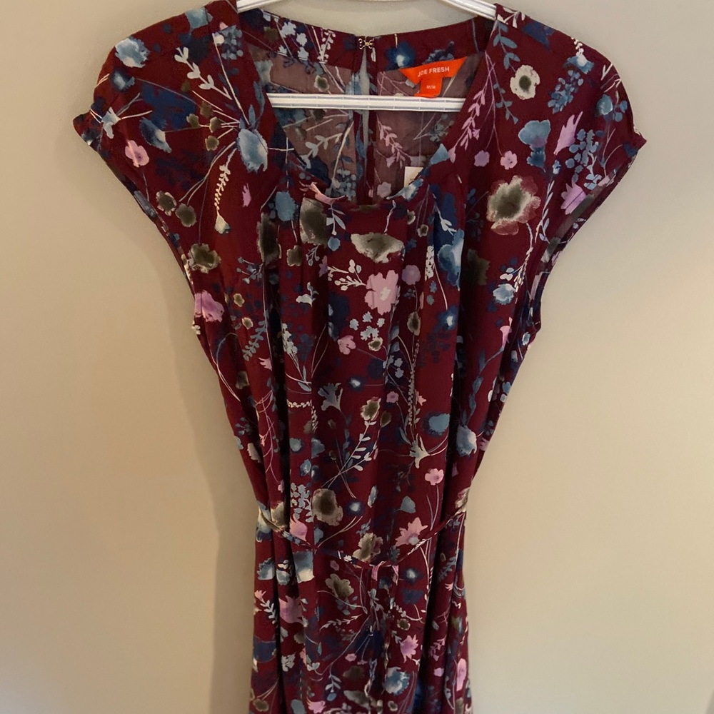 Floral dress with tie at the waist